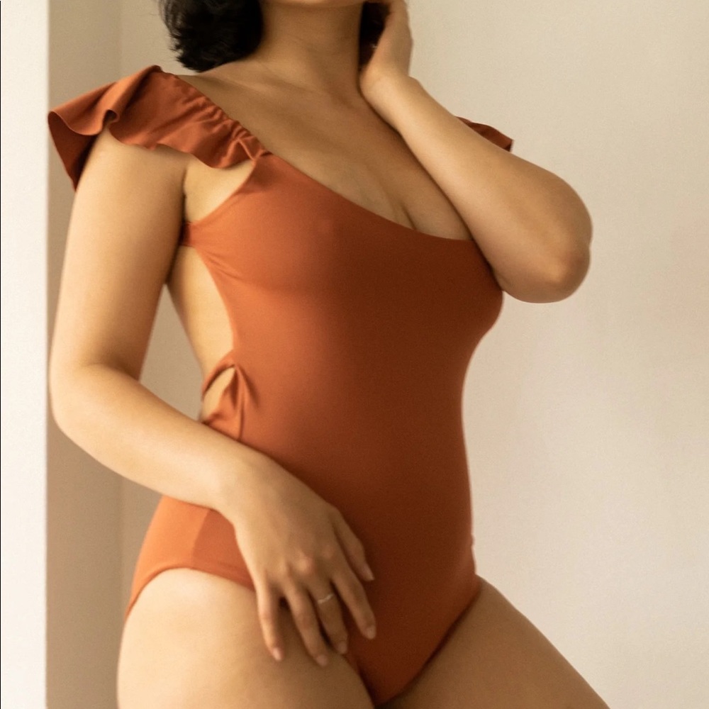 Londre ruffle shoulder one piece swim NEW